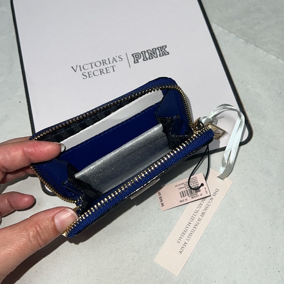 Victoria’s Secret Zip Up Small Wallet - Picture 3 of 8